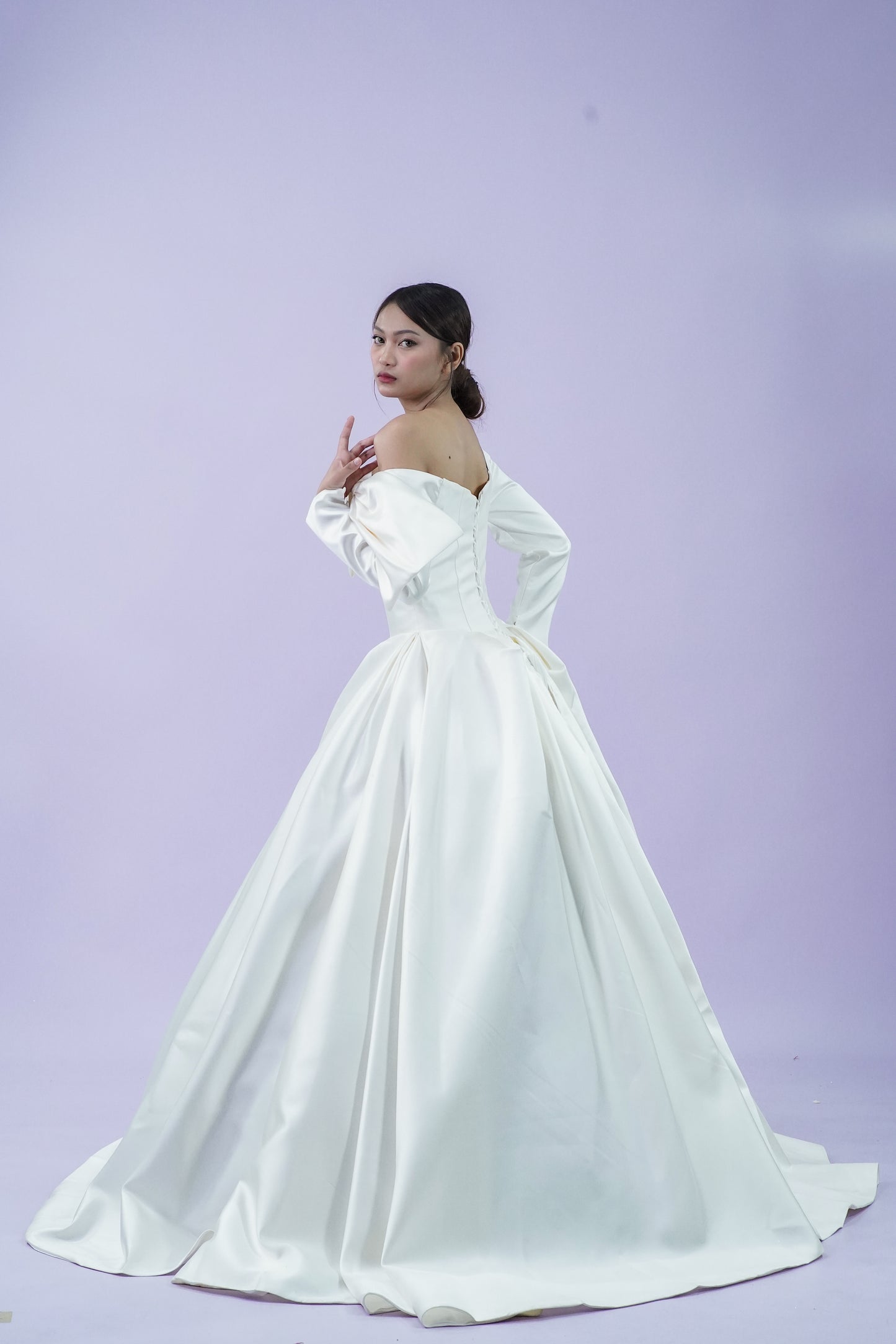 Long Sleeve Off-Shoulder Wedding Bridal Gown