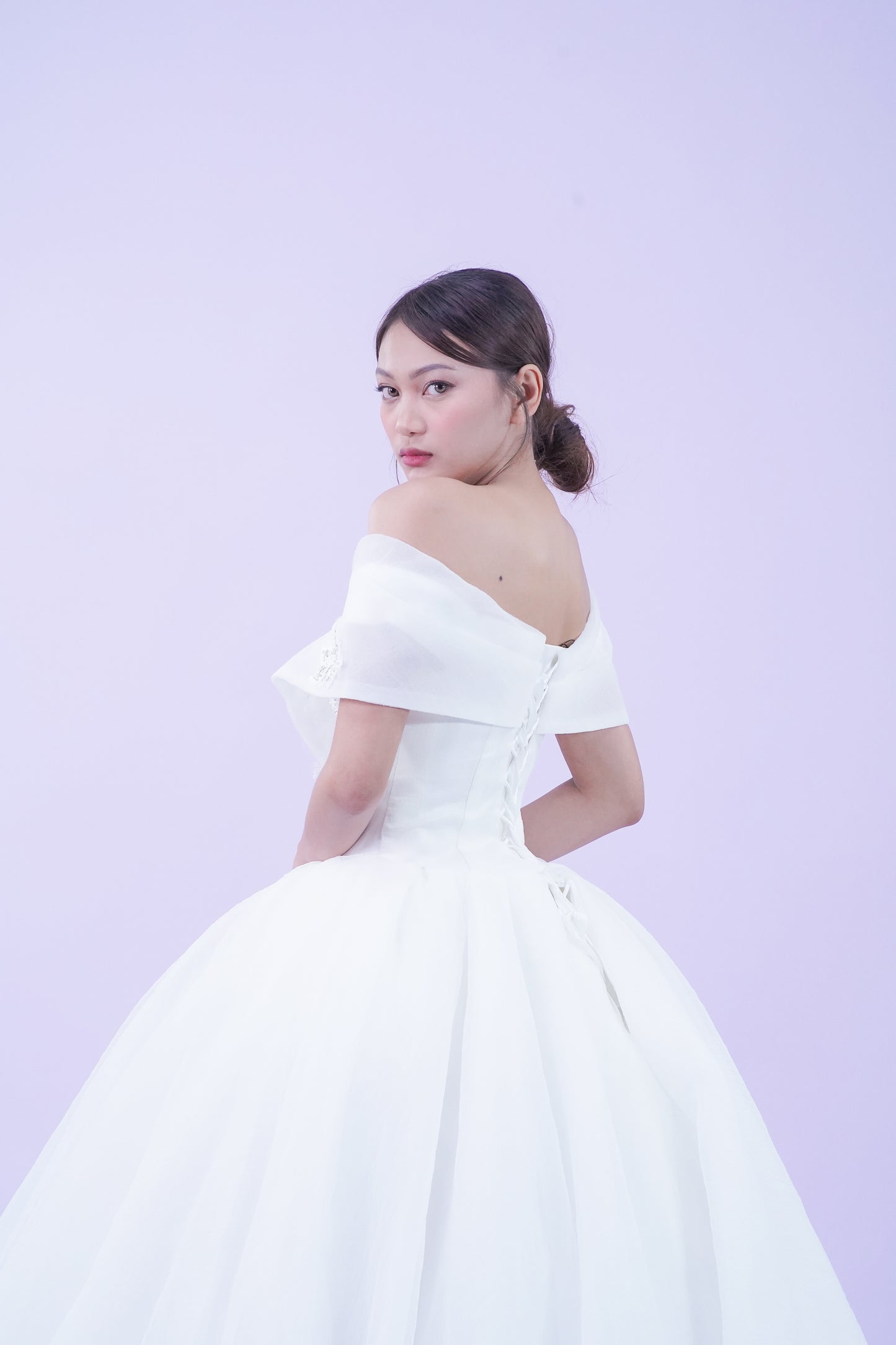 Off-Shoulder Simple Elegant Tule Wedding Bridal Gown