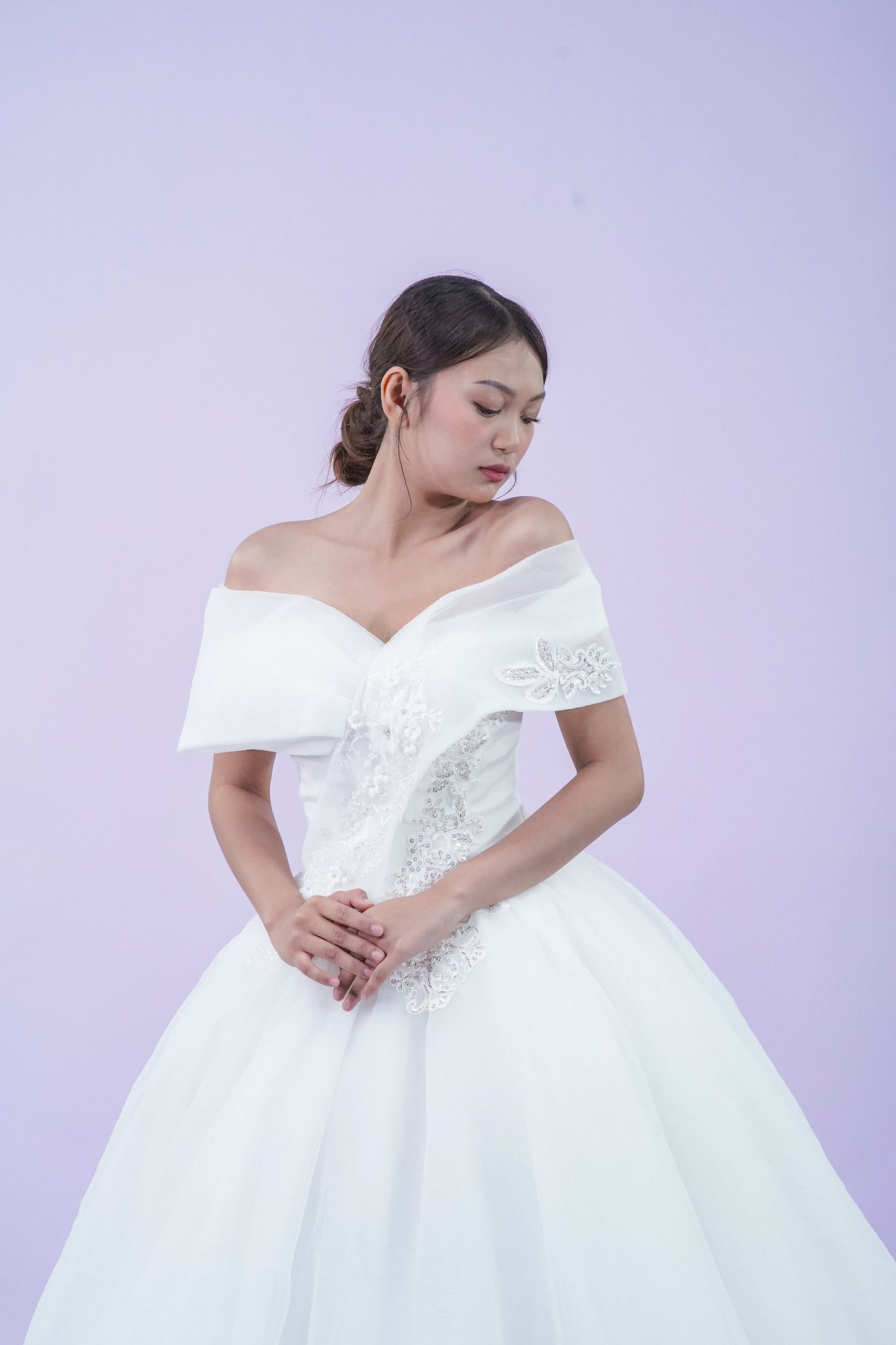 Off-Shoulder Simple Elegant Tule Wedding Bridal Gown