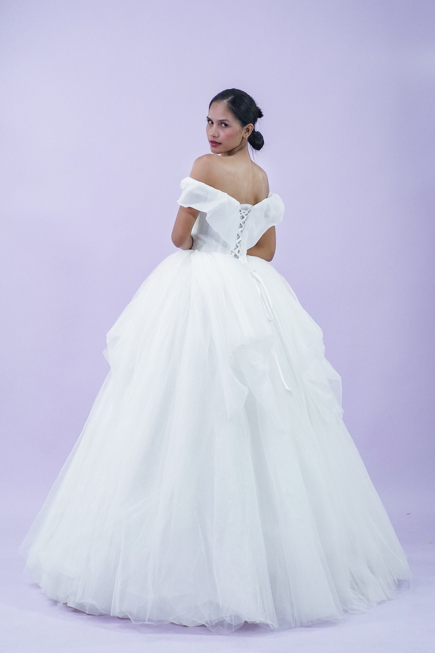 Off-Shoulder Plain Elegant Tule Wedding Bridal Gown