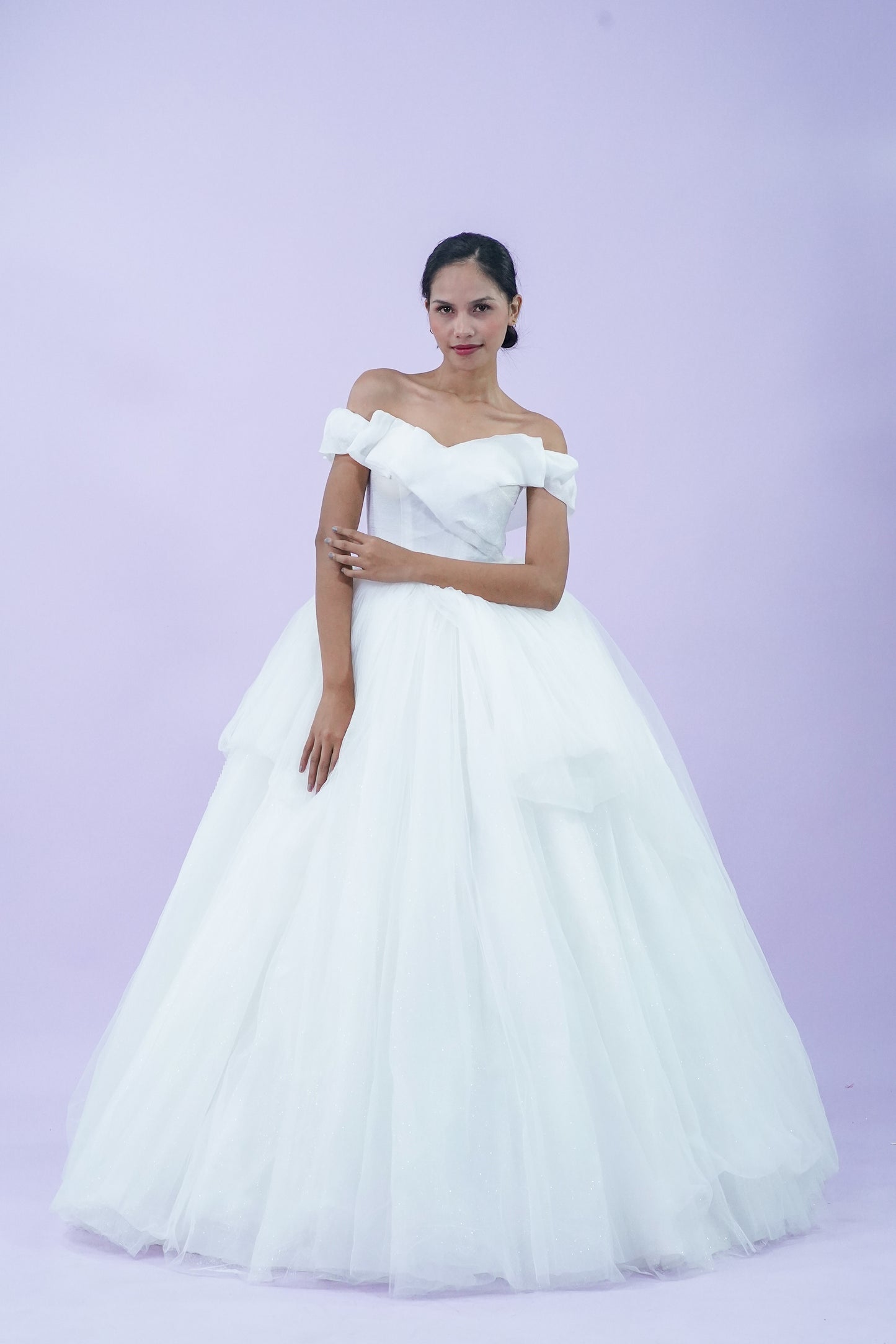 Off-Shoulder Plain Elegant Tule Wedding Bridal Gown