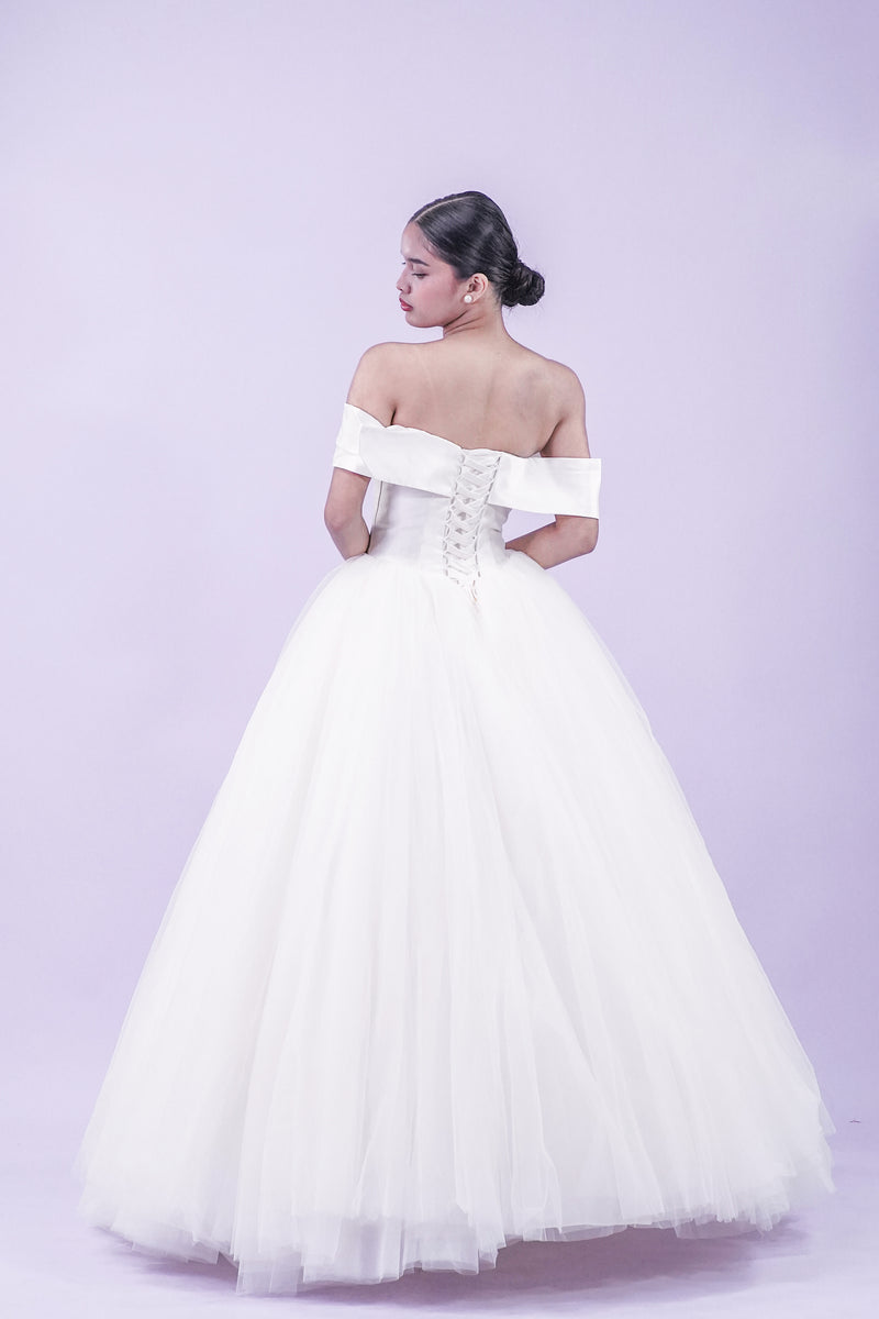 Off-Shoulder Elegant Plain Tule Wedding Bridal Gown - Noelle West Bridals
