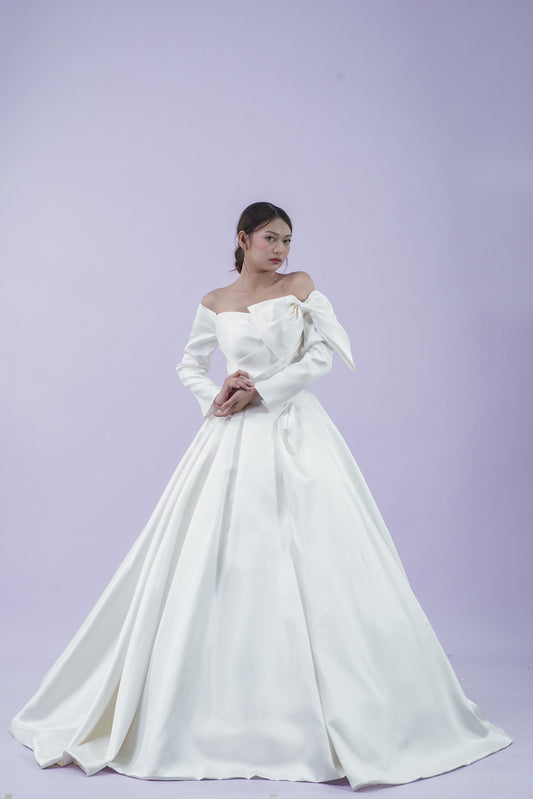 Long Sleeve Off-Shoulder Wedding Bridal Gown